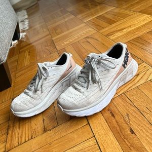 Hoka Arahi Shoes
